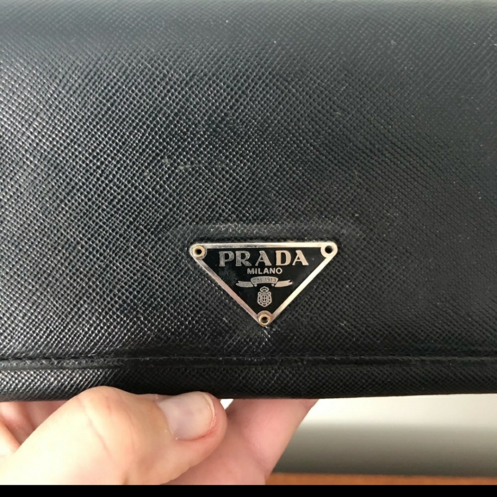 AUTHENTIC PRADA WALLET🤩